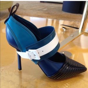 Louis Vuitton vintage heels New in box